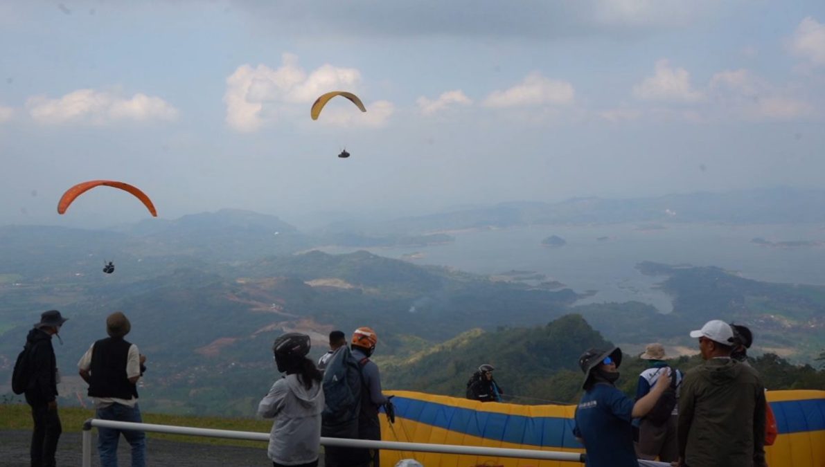 120 Pilot Paralayang dari 18 Negara Akan Terbang di Langit Sumedang