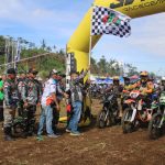 Meriahkan HUT ke-80 TNI, Ribuan Rider Ramaikan Trail Adventure Jelajah Tampomas #1 di Sumedang