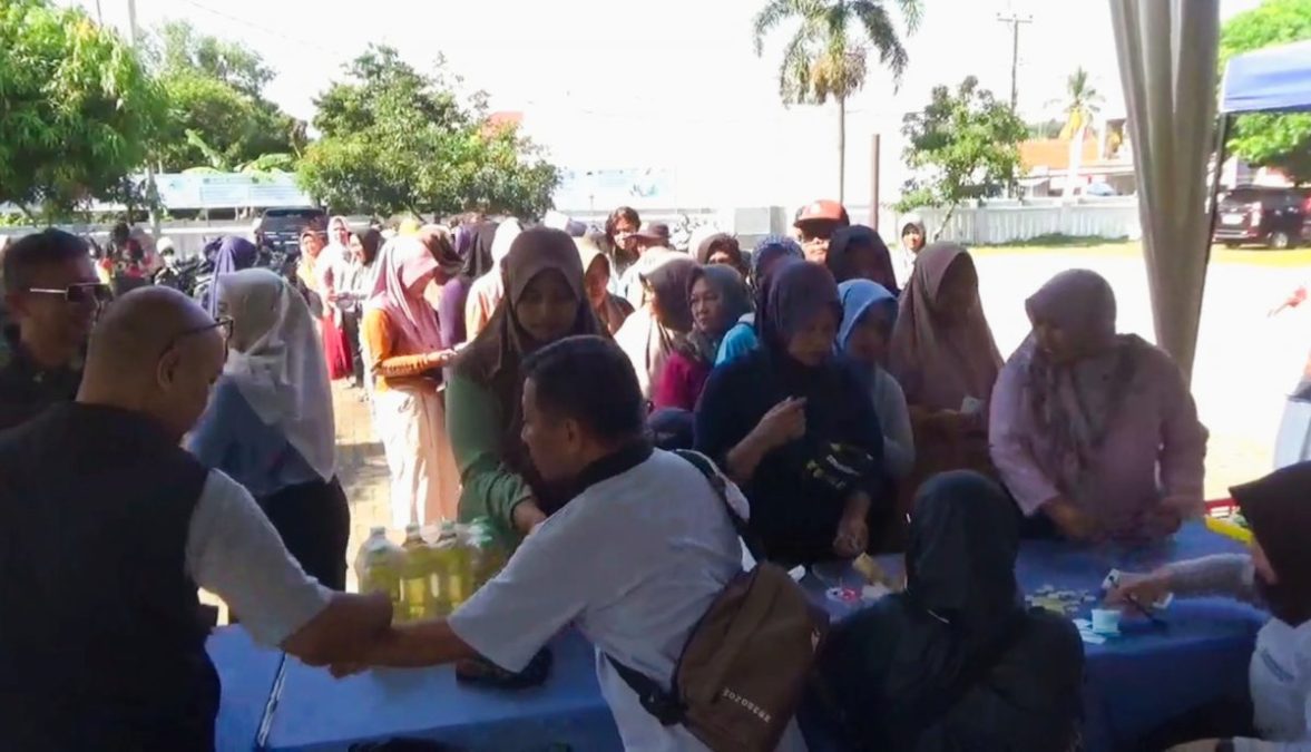 Harga Pangan Lebih Terjangkau, Warga Serbu Pasar Murah di Cisarua Sumedang