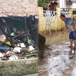 Banjir Luapan Sungai Cijengkol Rendam Permukiman di Sumedang, Satu Rumah Rusak Parah