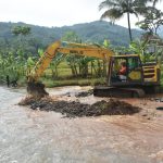 Cegah Sawah Terendam, Pemkab Sumedang Normalisasi Sungai Cileuleuy