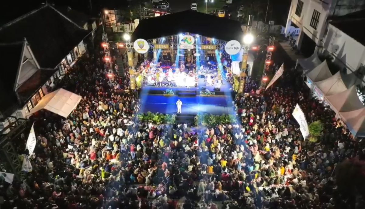 Ribuan Warga Padati MPP, Budaya Kasumedangan Hidupkan HJS ke-448