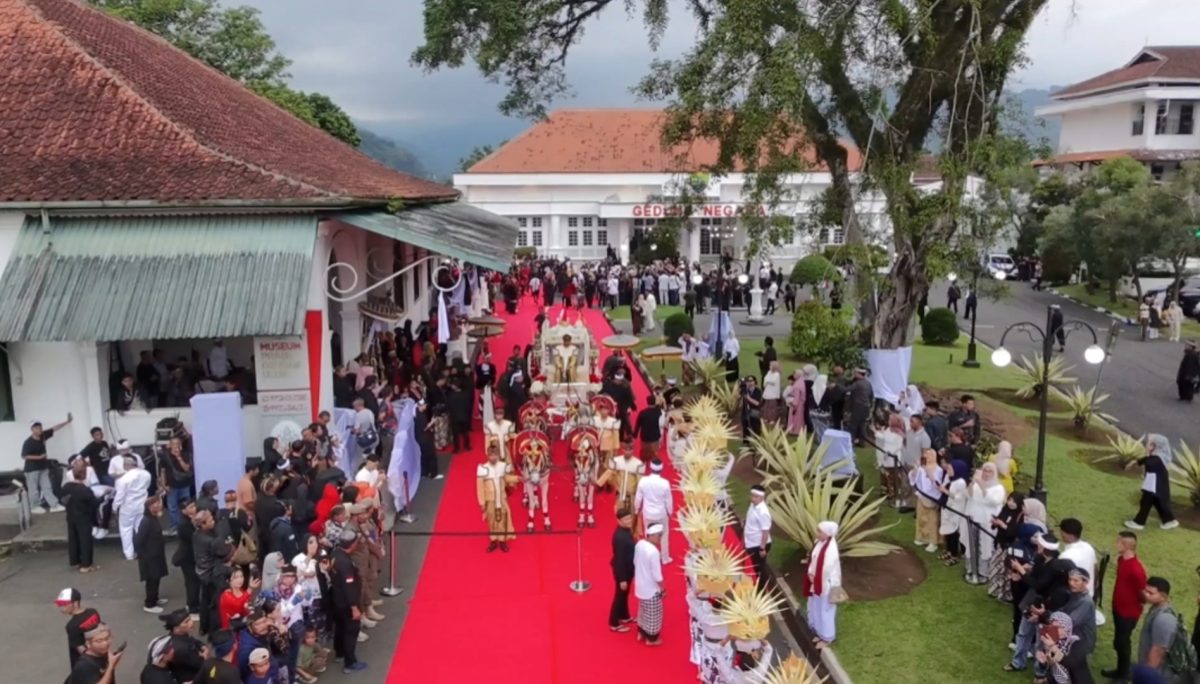 Milangkala Tatar Sunda, Mahkota Binokasih Diarak Keliling Jawa Barat Dimulai di Sumedang