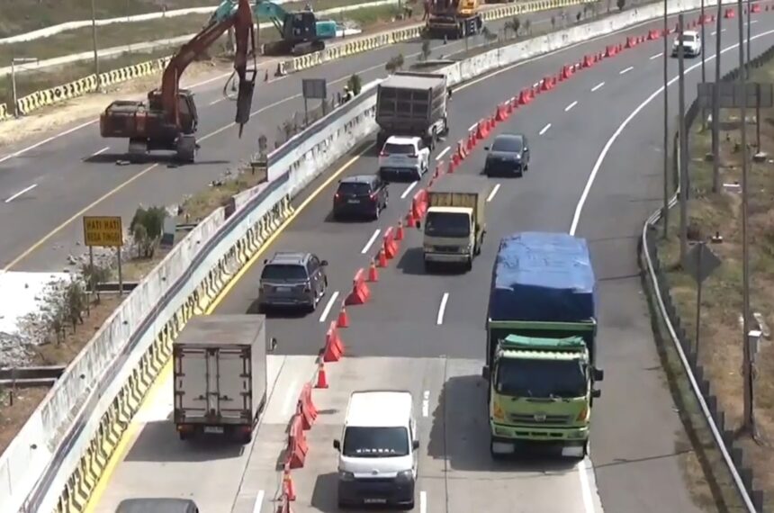 Tol Cisumdawu Terapkan Contra Flow KM 176-178 Selama Pekerjaan Perbaikan Jalan