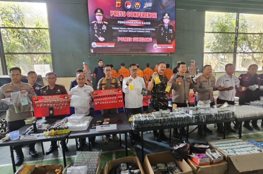 Polres Sumedang Bongkar Peredaran Ratusan Ribu Obat Keras, Dikemas Pakai Kotak Paracetamol