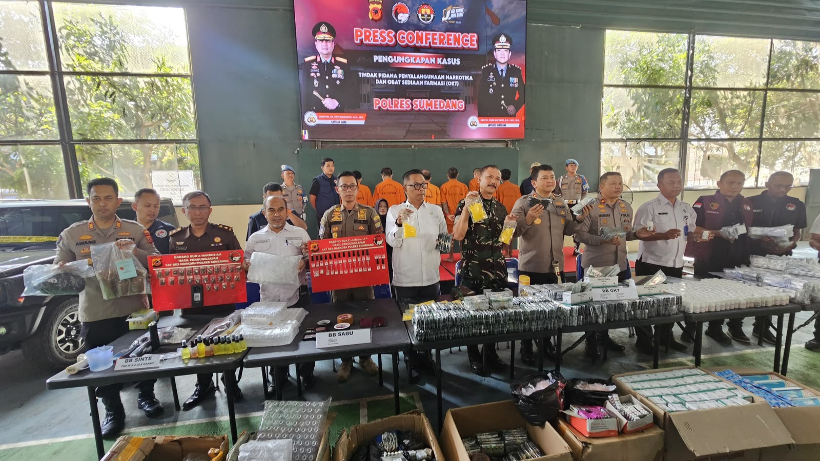 Polres Sumedang Bongkar Peredaran Ratusan Ribu Obat Keras, Dikemas Pakai Kotak Paracetamol